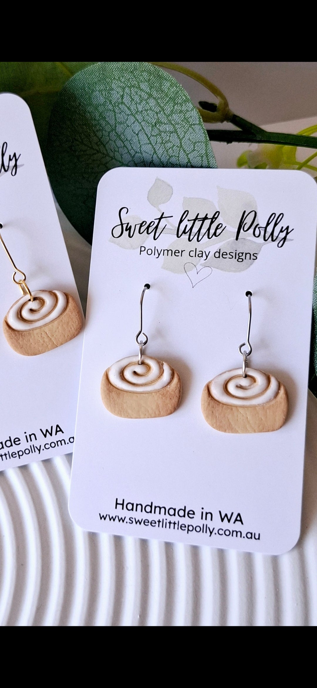 .Cinnamon Bun Delicious Dangles