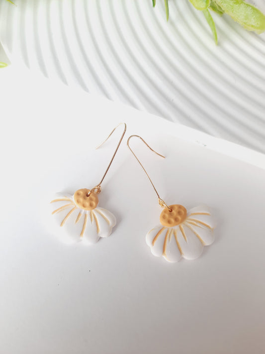 .Cute Daisy Drops