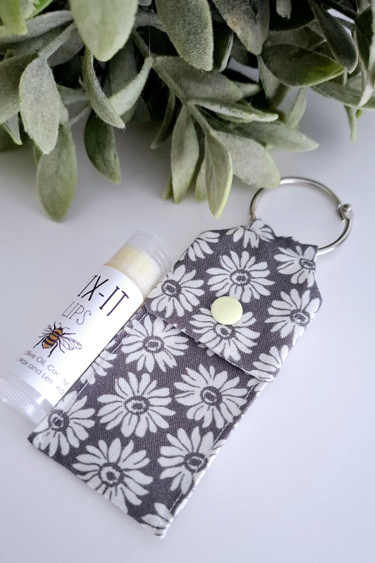Lip balm Keychain Holder with 5g Lip Balm Tube