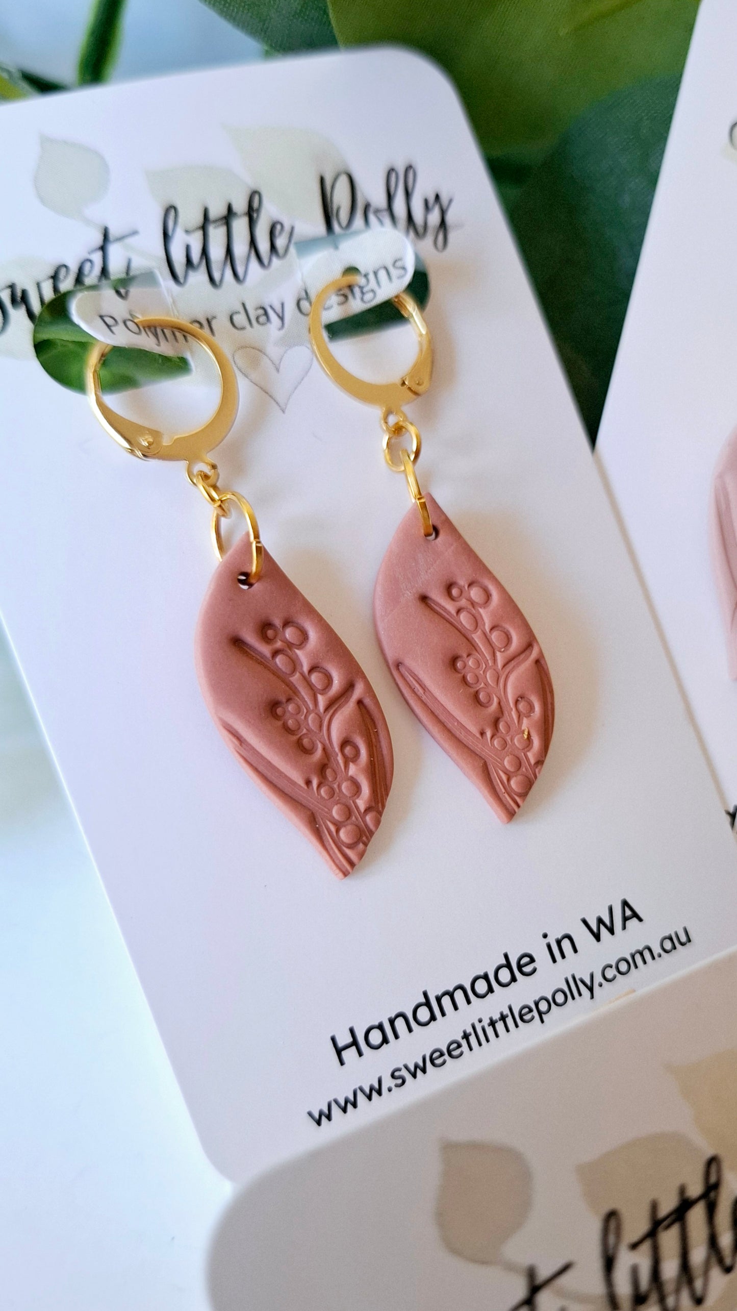 .Wattle Stamped Leverback Earrings