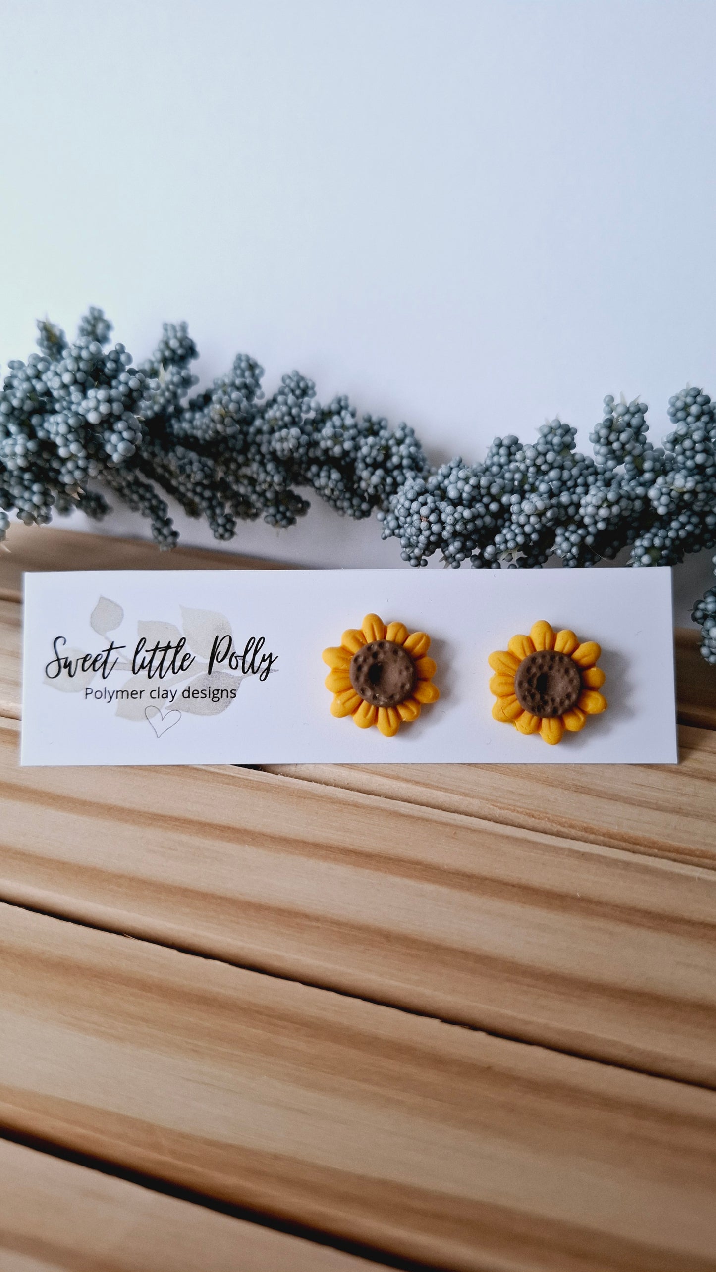 .Sunflower Studs