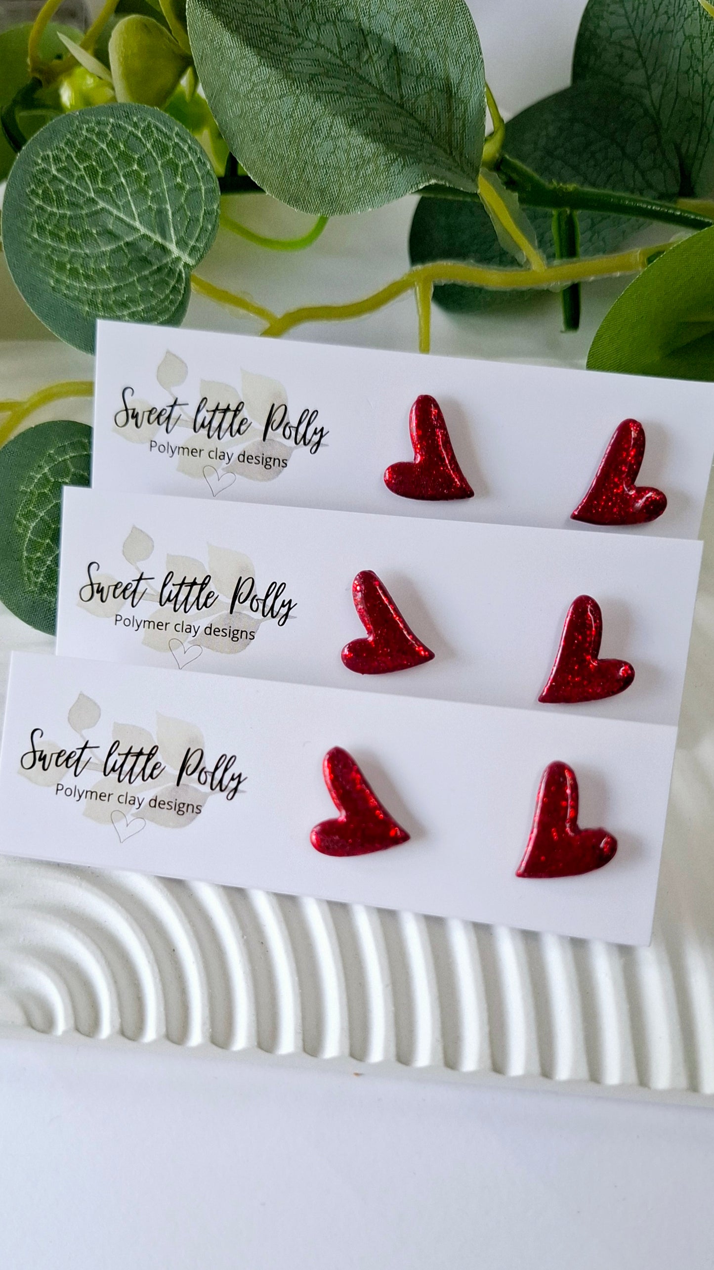 .Sparkly Red Glitter Heart Stud Earrings