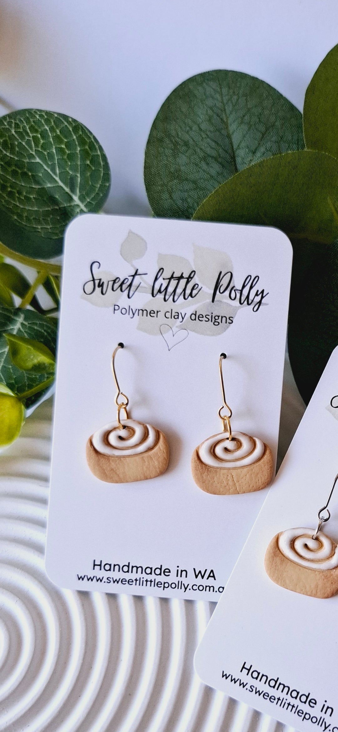 .Cinnamon Bun Delicious Dangles