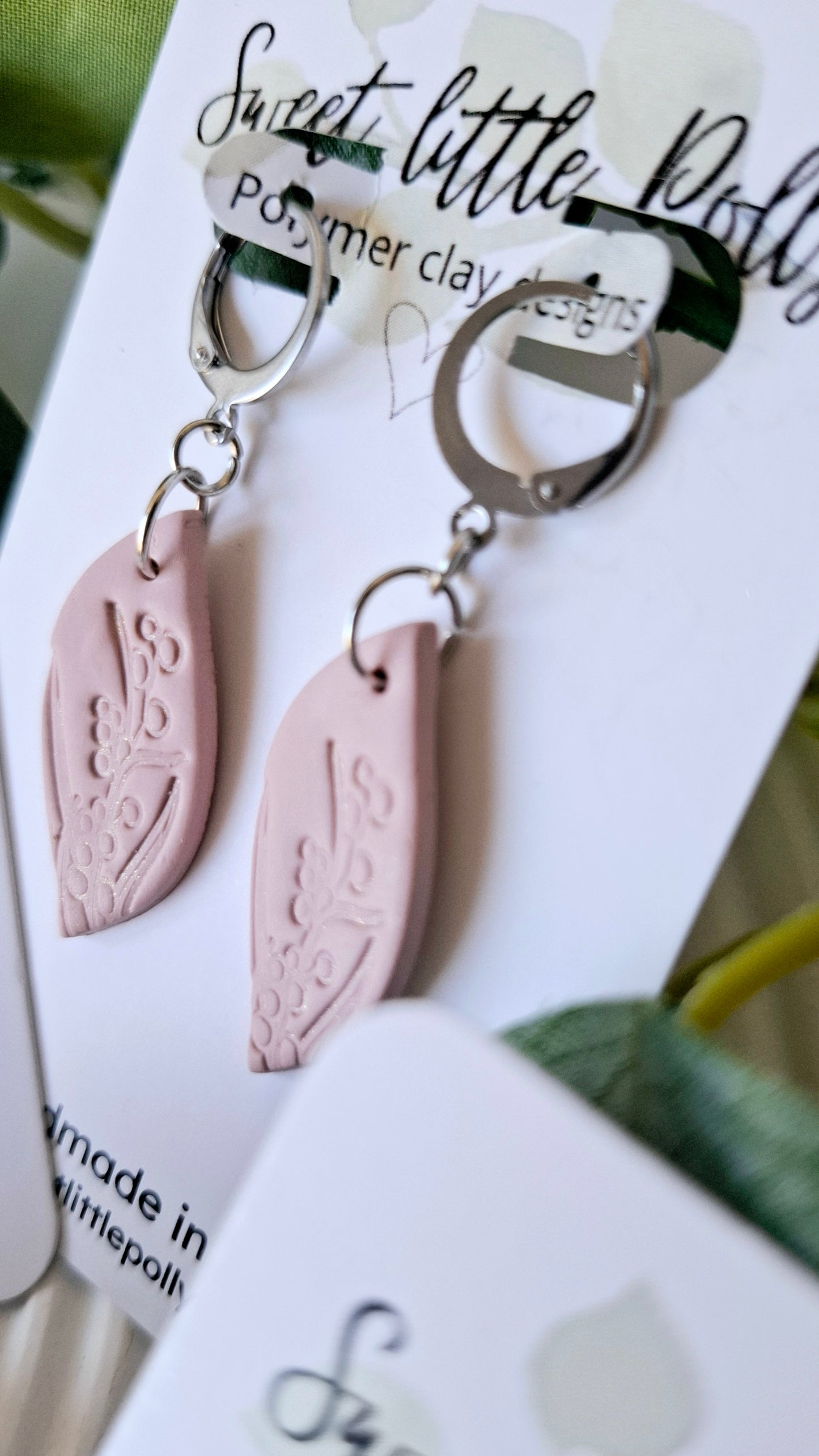 .Wattle Stamped Leverback Earrings