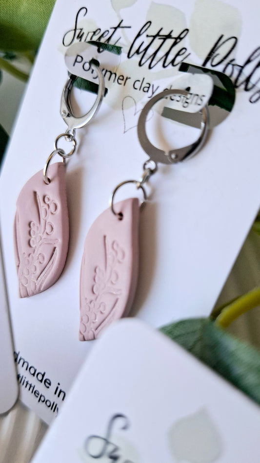 .Wattle Stamped Leverback Earrings